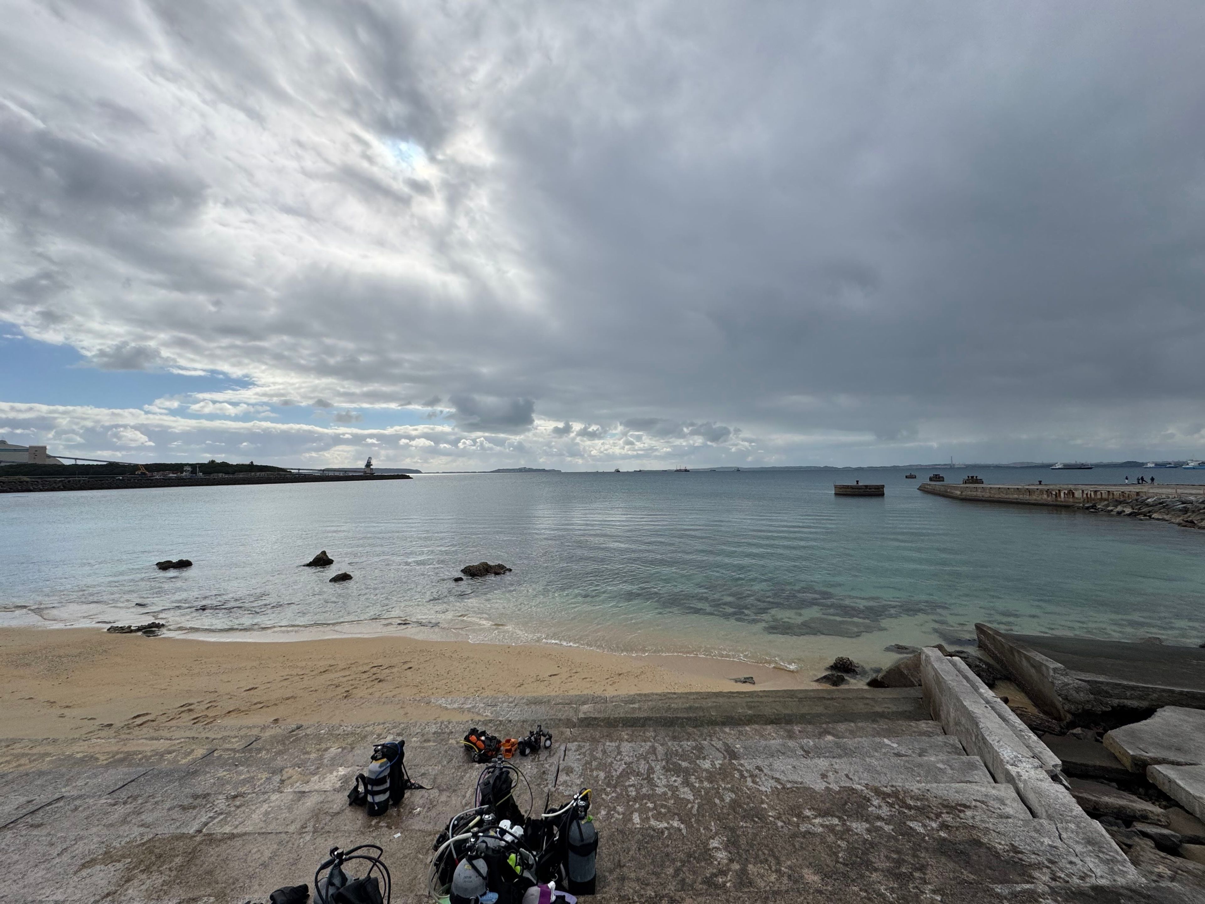 Scuba diving at Kin Red