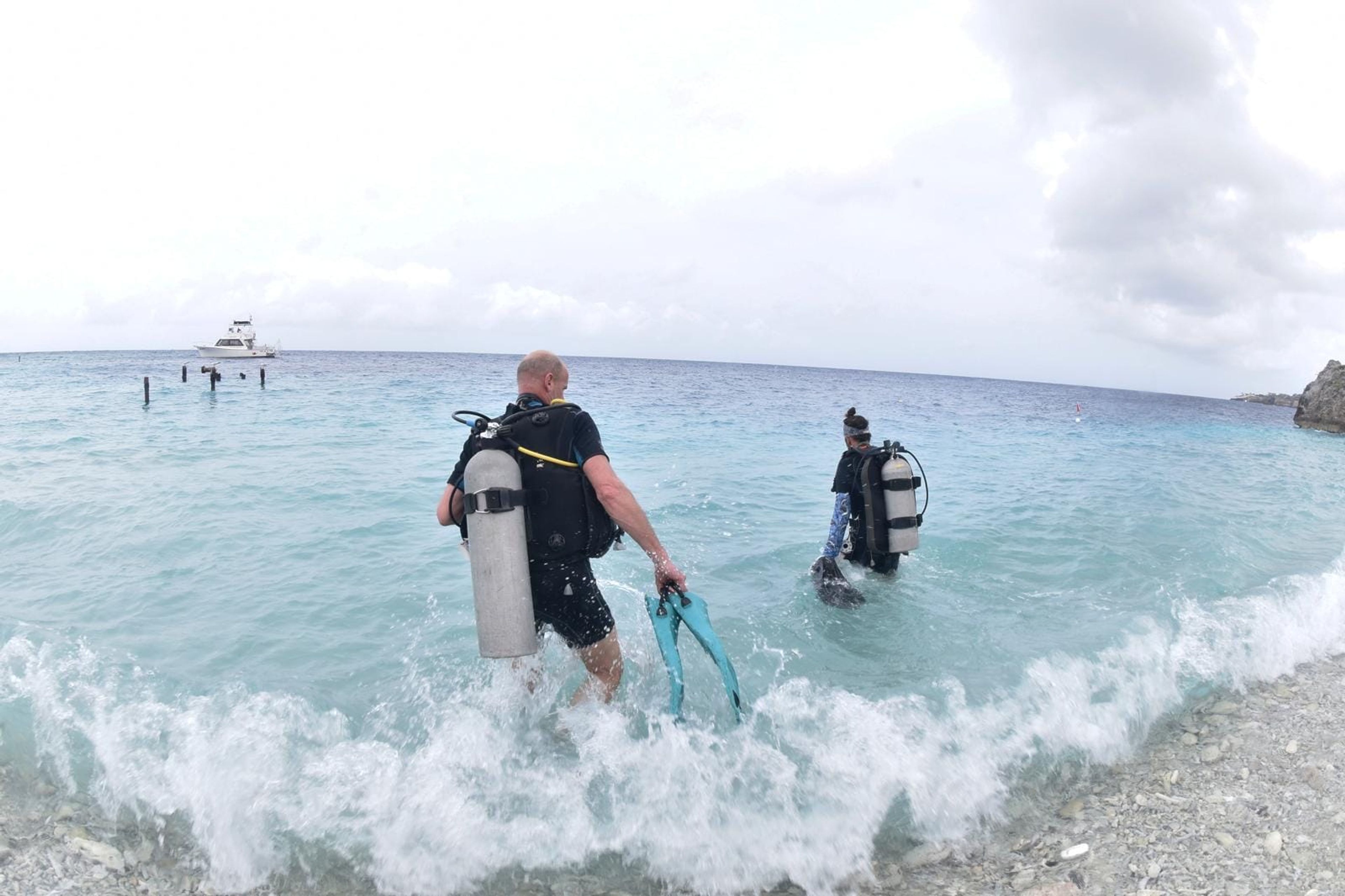 Post at Director's bay Housereef of CURious 2 DIVE