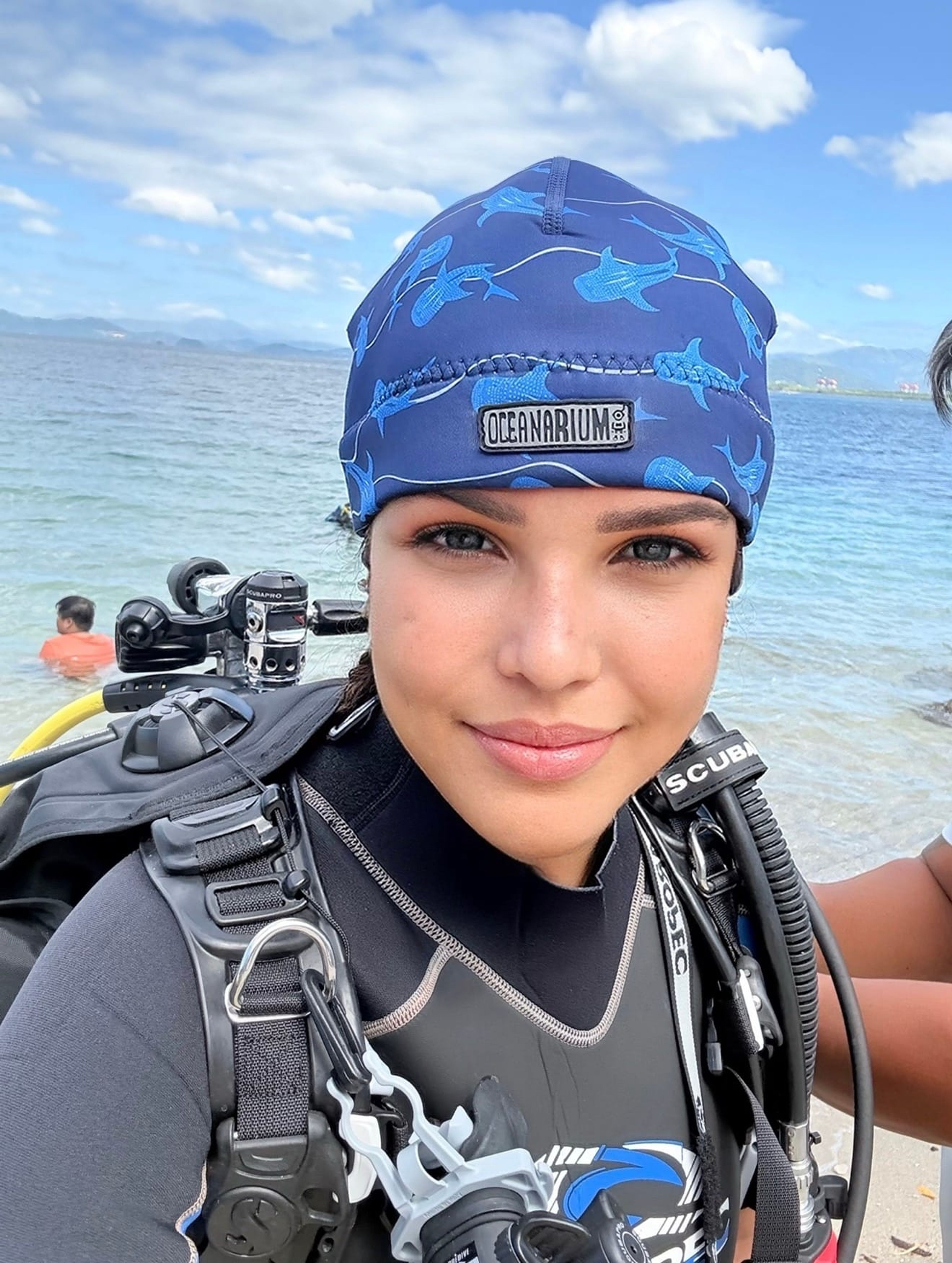 SharkGirlDiver