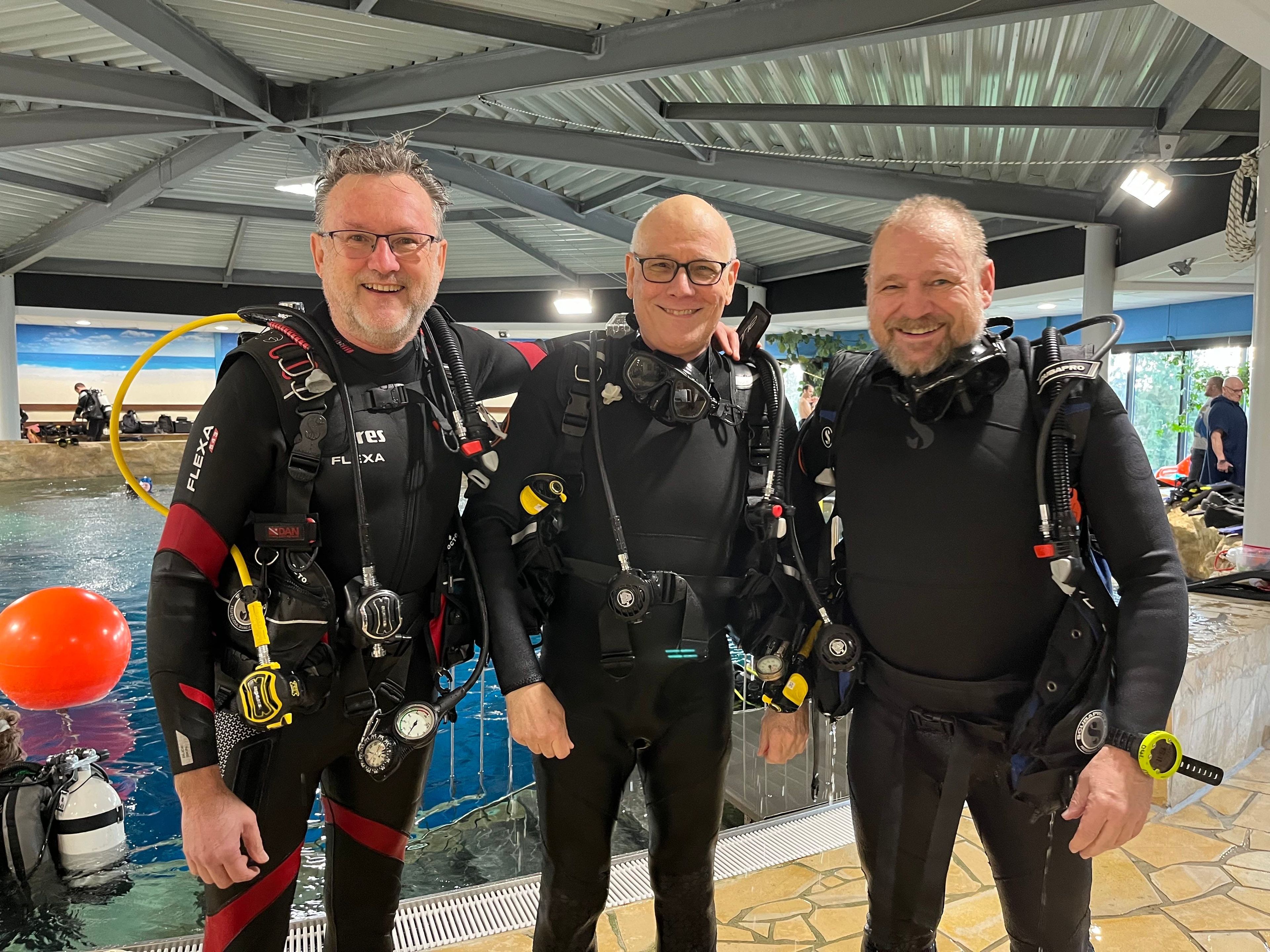 Scuba diving at dive4live