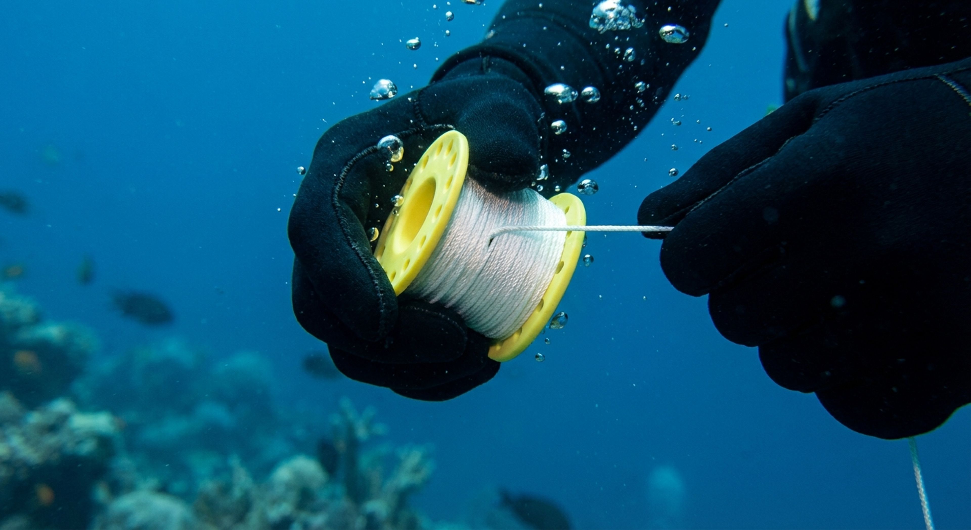 Close up of finger spool management